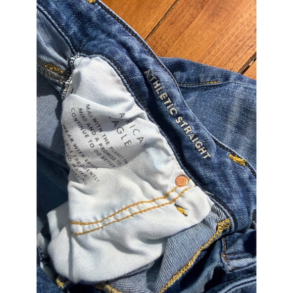 American Eagle Jeans Men's 33x32 (Fits 33x30) Blue Denim Athletic Straight - Picture 4 of 9